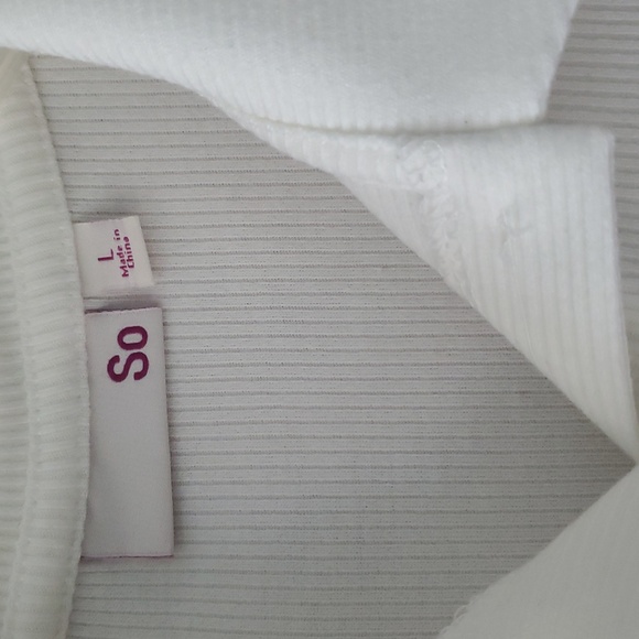 SO Junior's White Ribbed Cropped Button Down Shirt Size Large - Picture 2 of 7